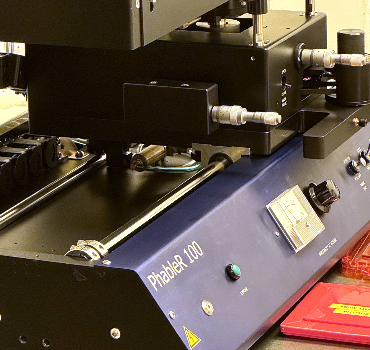 Base unit and front panel controls of the Eulitha PhableR 100