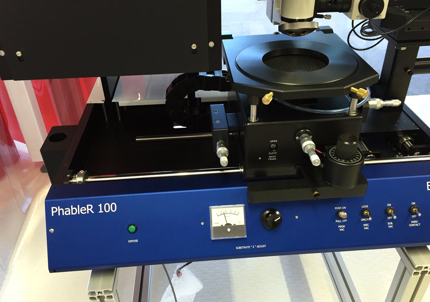 Mask stage, chuck and optics of the Eulitha PhableR 100