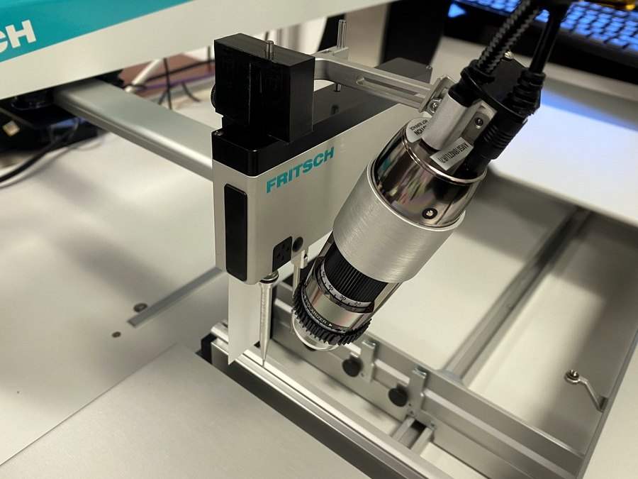 Placement head and PCB carriage of the Fritsch SM902 PRO semi-automatic pick and place system