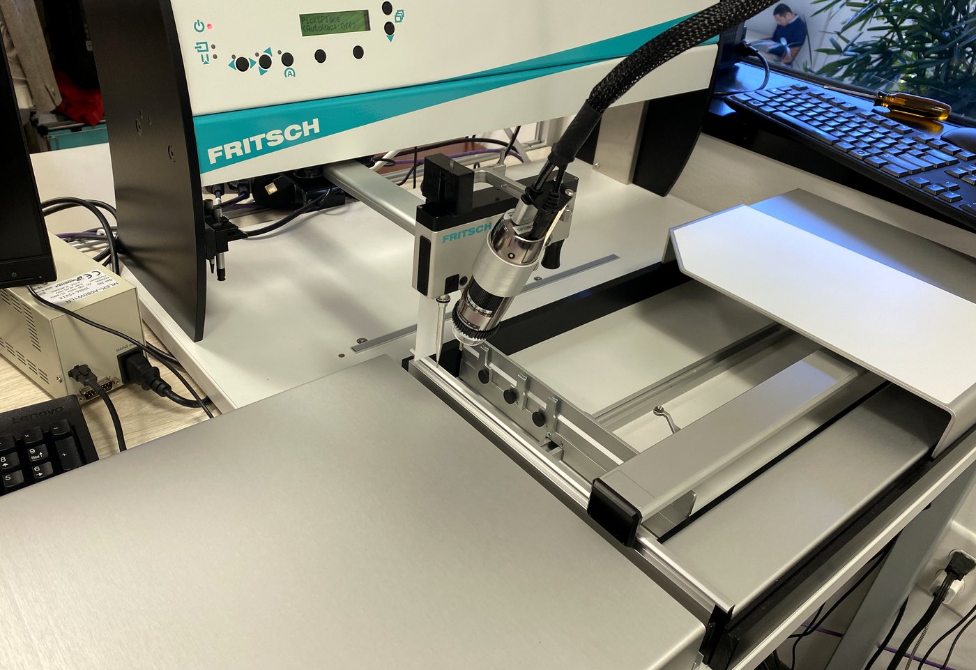Fritsch SM902 PRO pick and place system with its control monitor