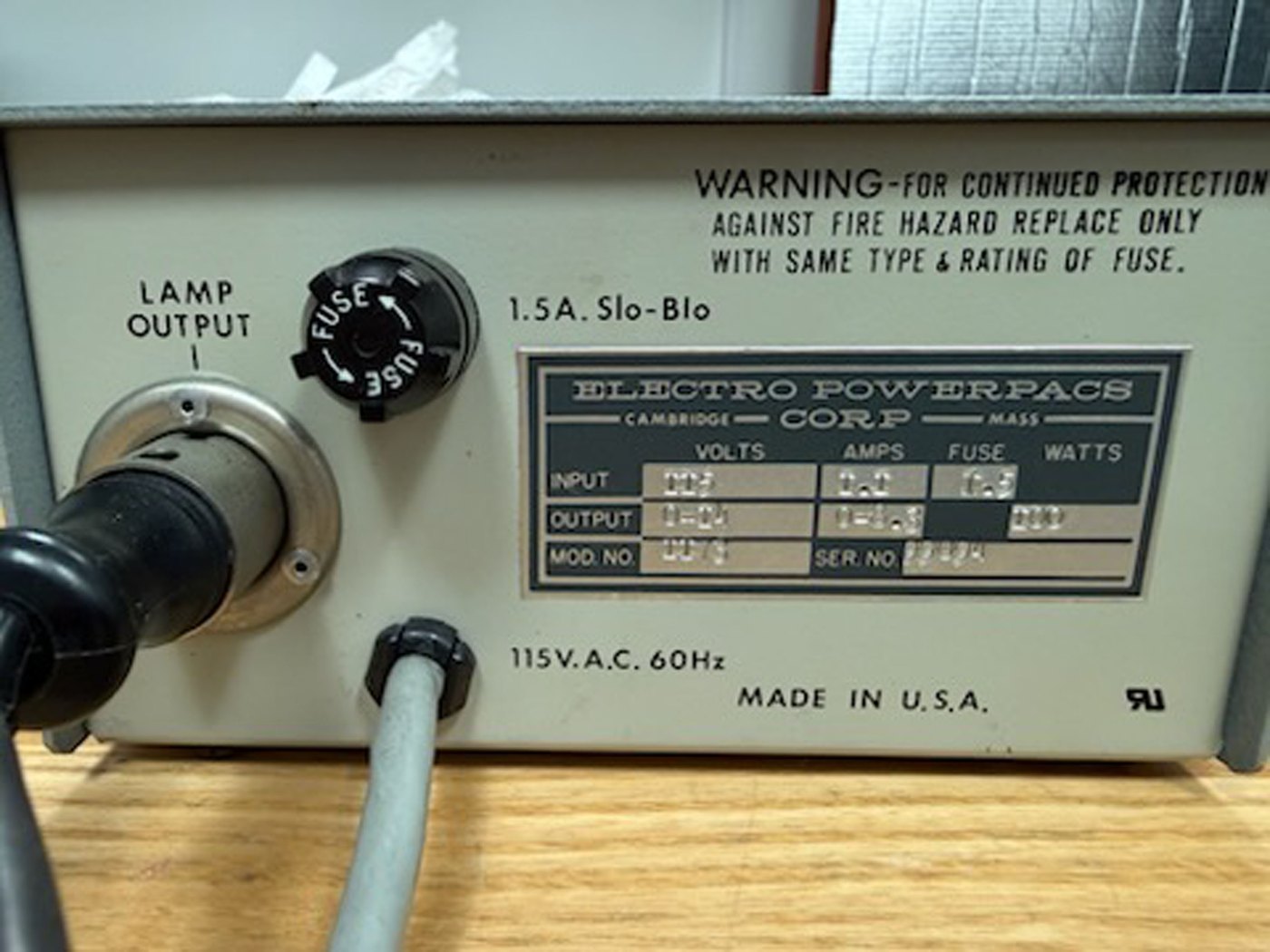 Lamp power supply rating plate